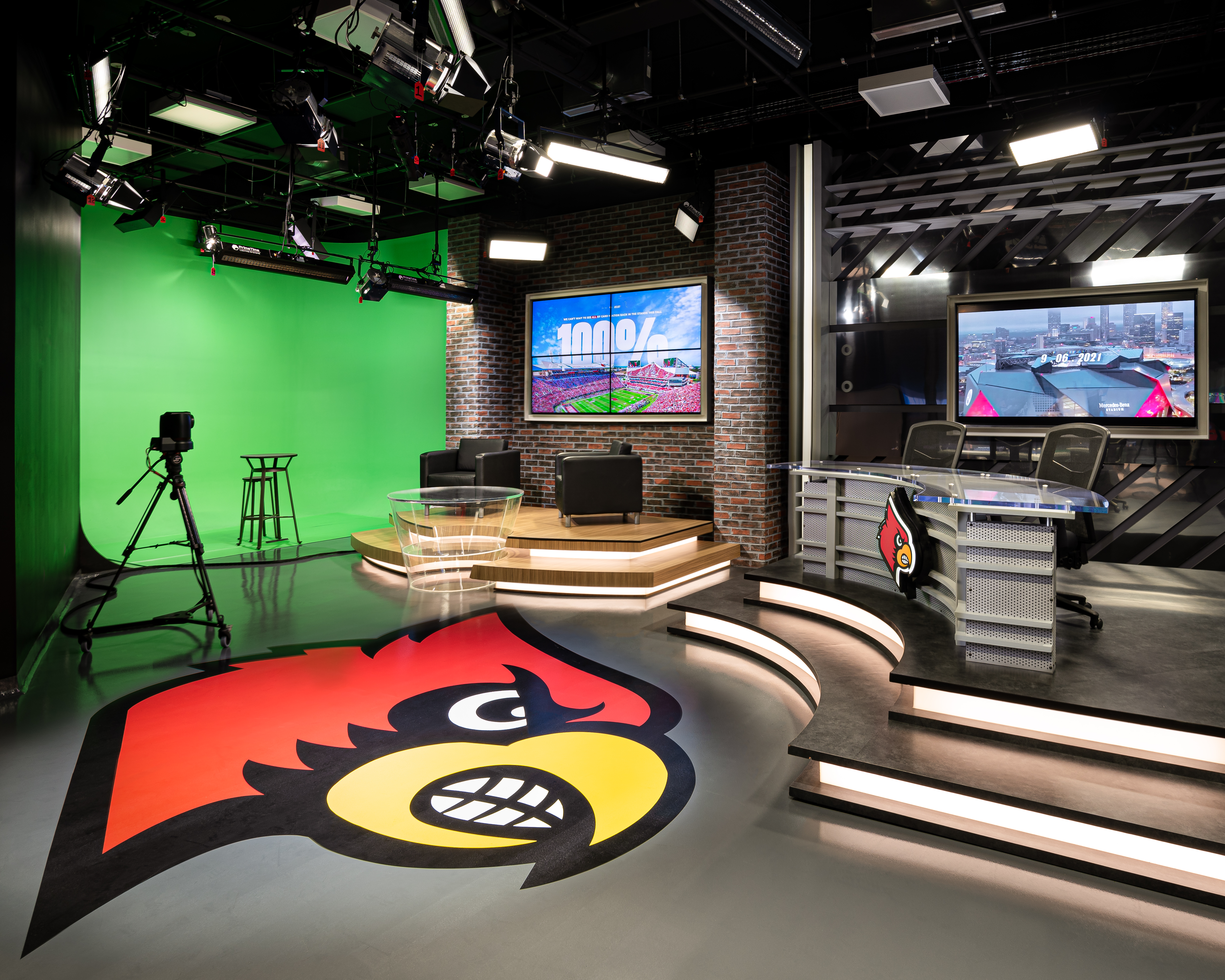 uofl-accn-green-screen