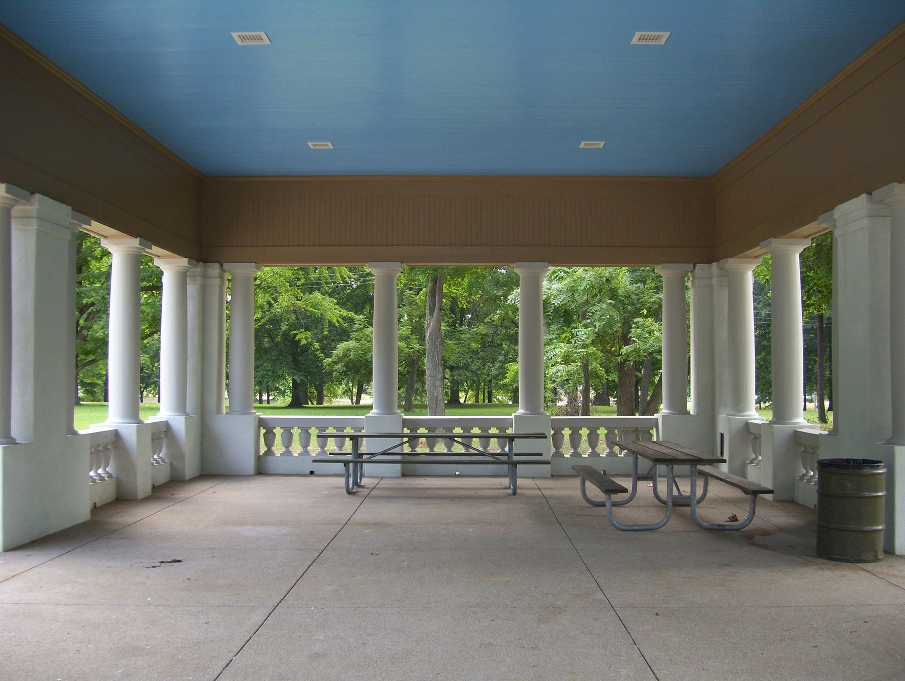 shawnee-park-rest-shelter-interior