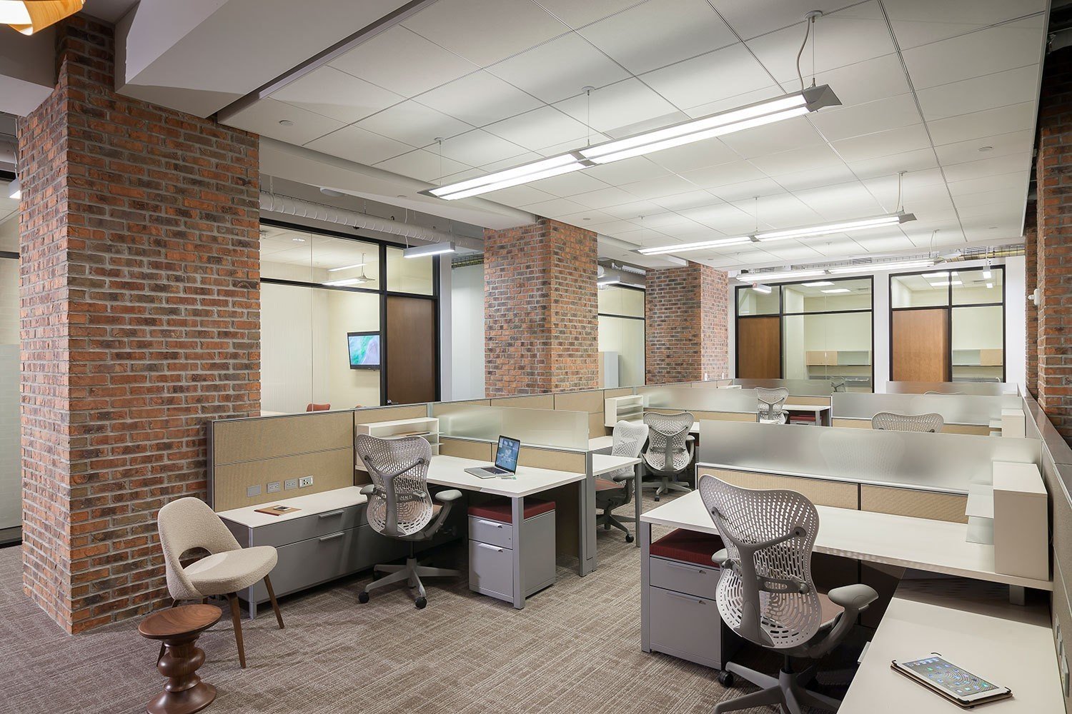 iheart-media-corporate-offices-cubicals