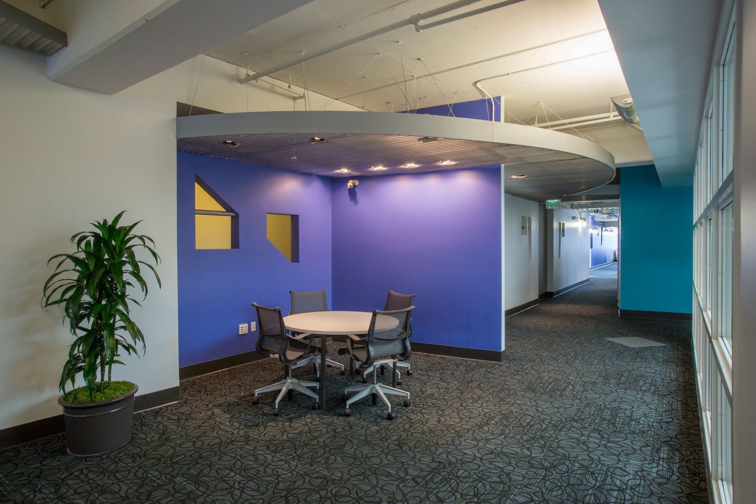 iheart-media-office-studio-renovation-sanfrancisco-collaborative-space