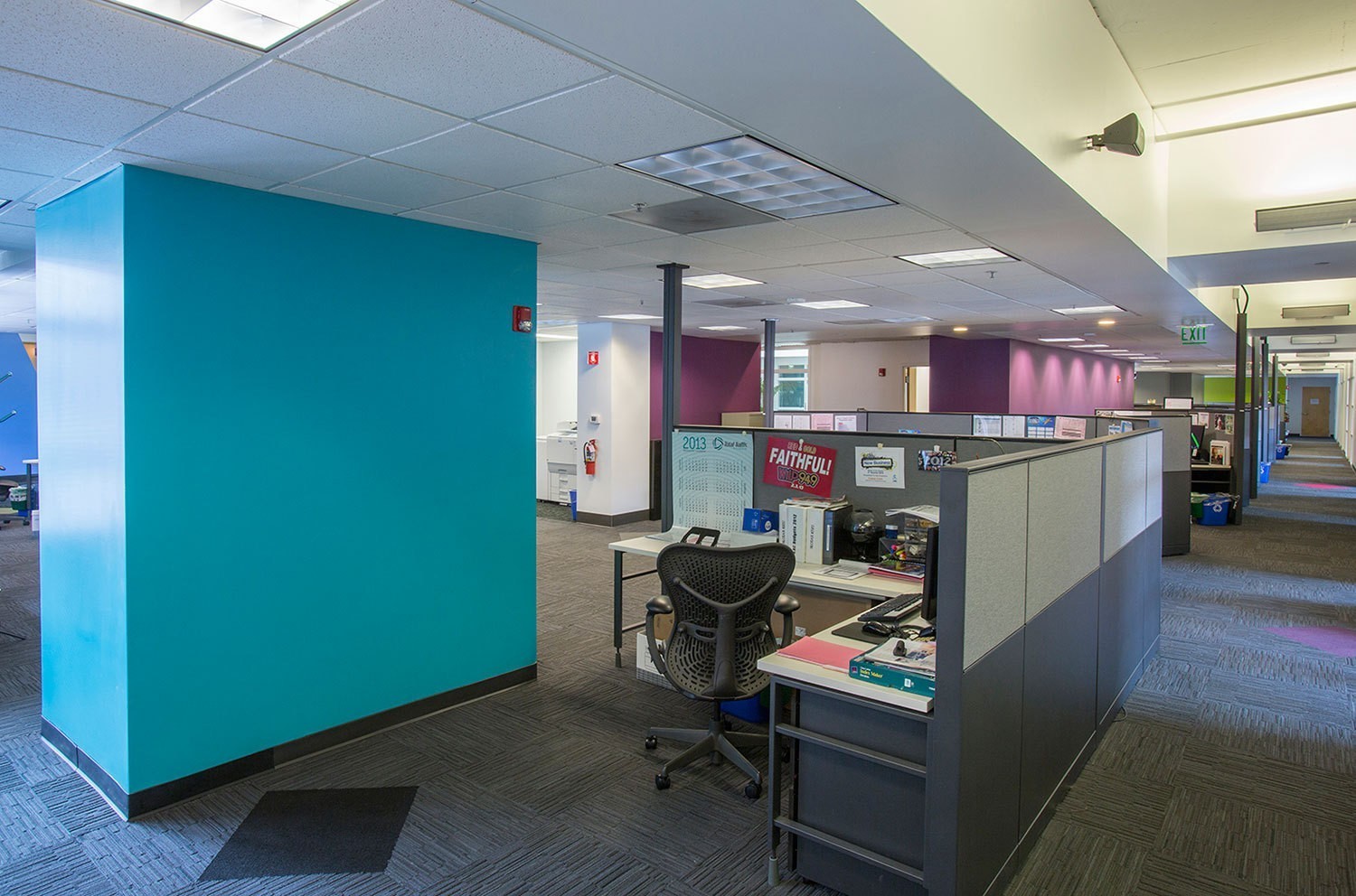 iheart-media-office-studio-renovation-sanfrancisco-cubical