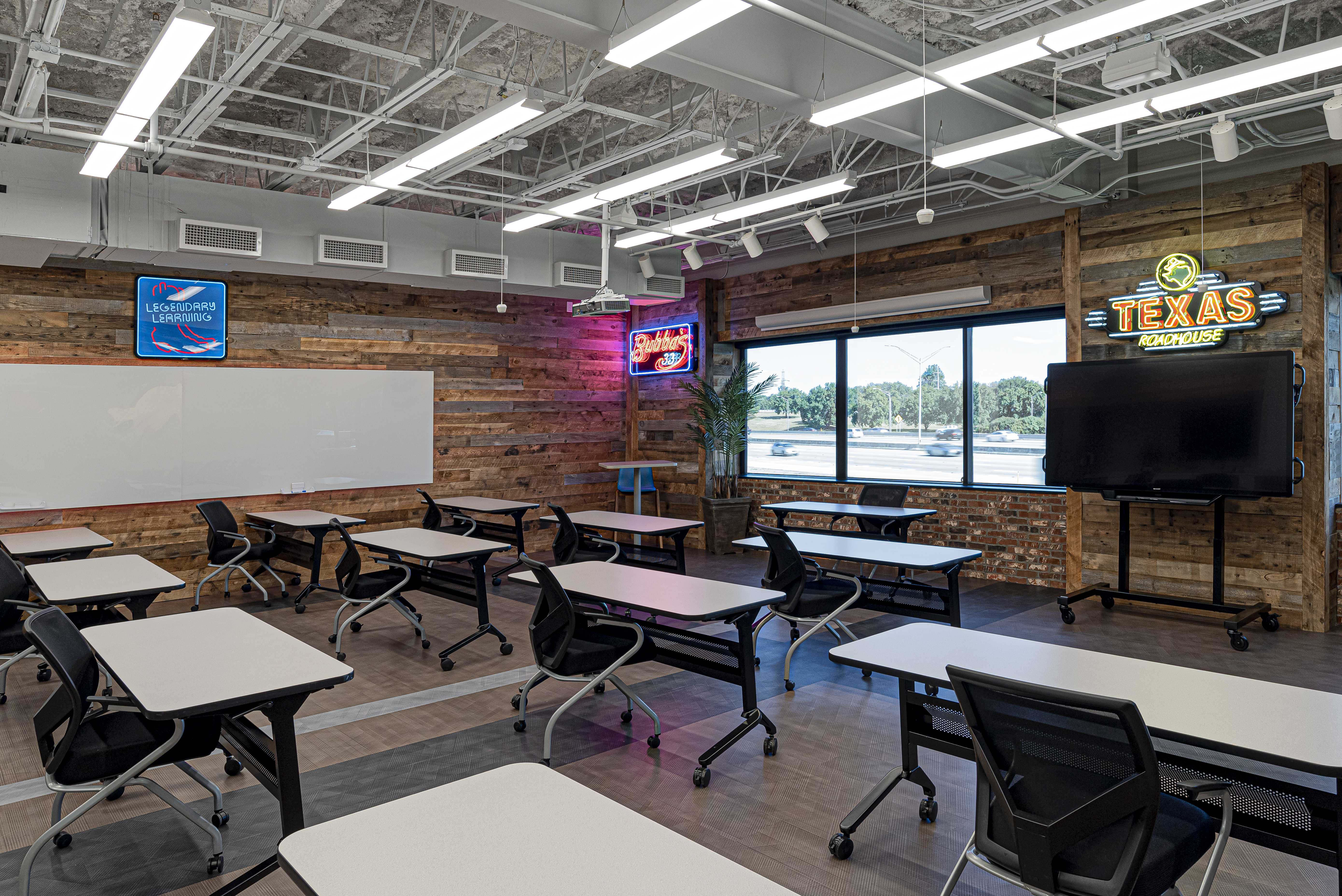 texas-roadhouse-office-classroom