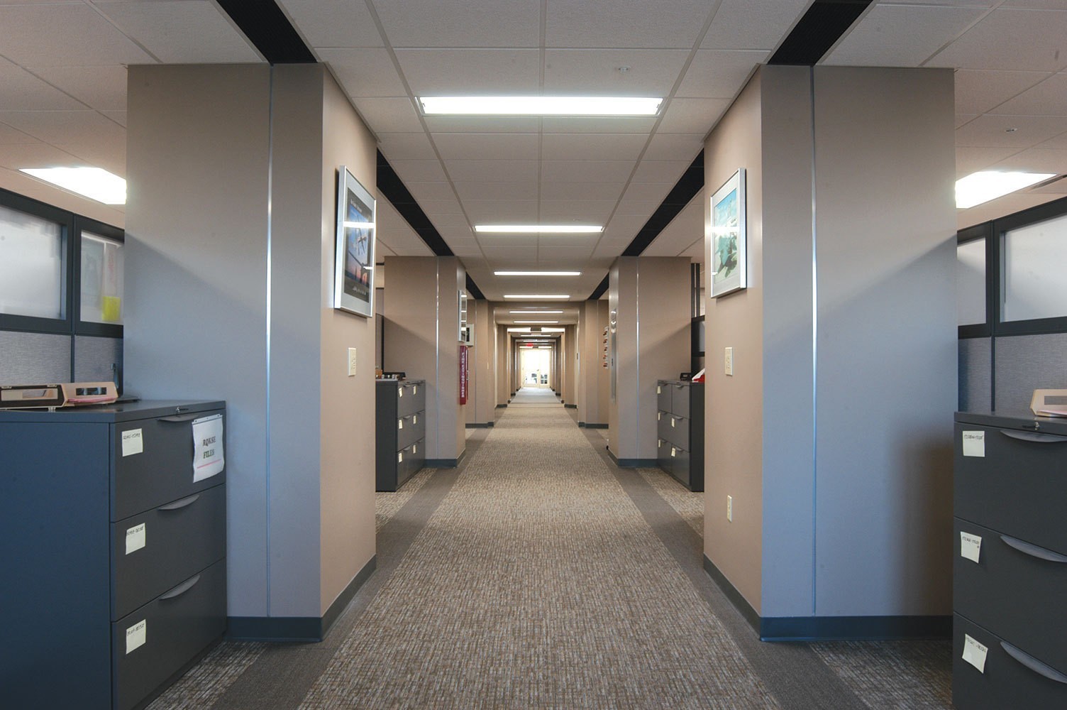 wright-patterson-airforce-base-20045-hallway