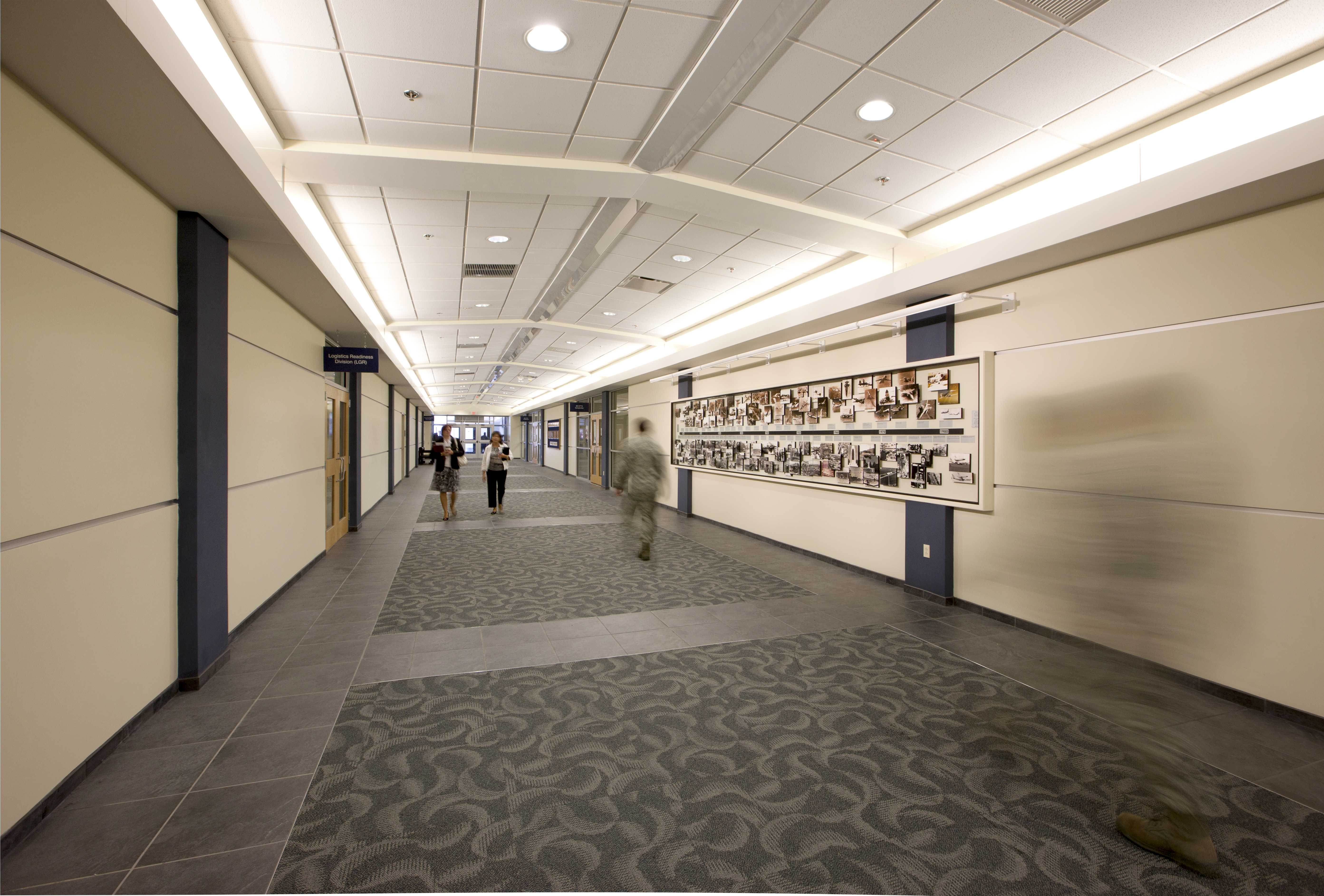 wright-patterson-airforce-base-30001-hallway-people