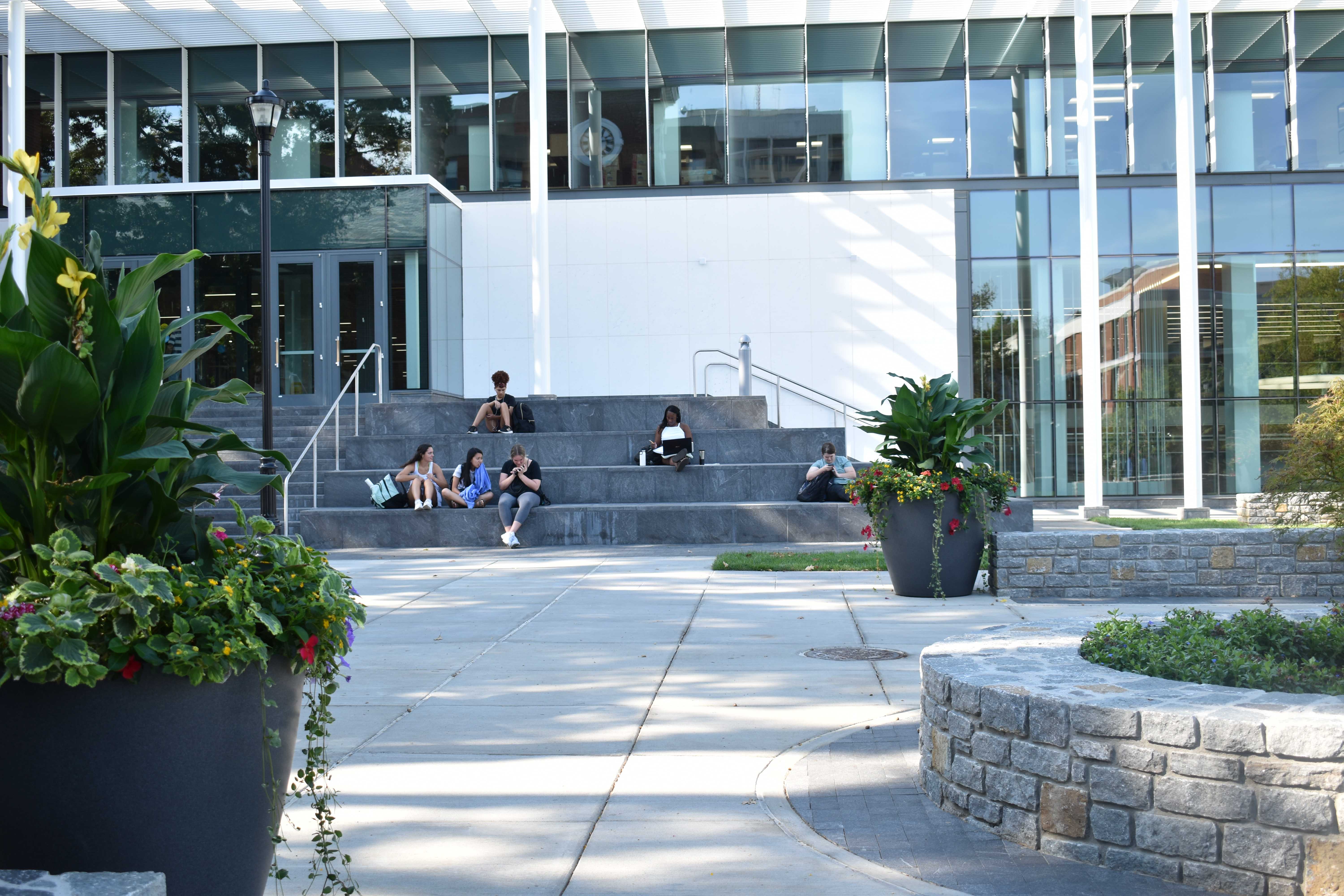 university-of-kentucky-memorial-hall-steps